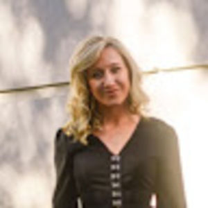 Meet your Posher, Elise